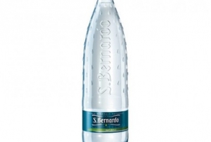Acqua in bottiglia gassata
